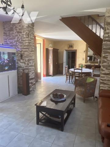 PONT-SAINT-MARTIN - Maison 