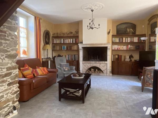 PONT-SAINT-MARTIN - Maison 