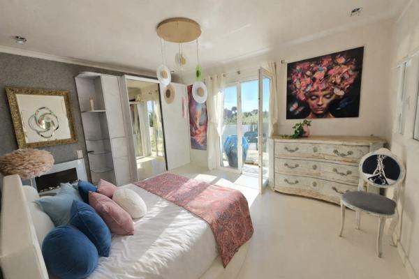 Hyères (83400) HYERES - MAGNIFIQUE MAISON EN POSITION DOMINANTE - VUE PANORAMIQUE - PISCINE AVEC CASCADE