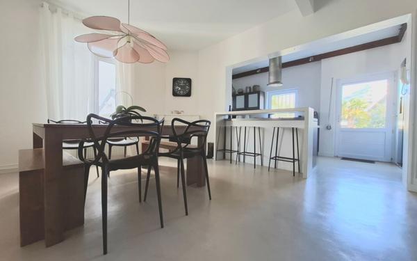 Maison à vendre    5 pièces •  La Rochelle