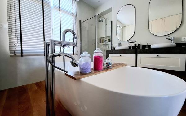 Maison à vendre    5 pièces •  La Rochelle