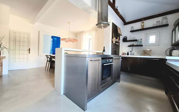 Maison à vendre    5 pièces •  La Rochelle