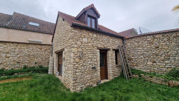 Maison Buchelay de 5 pièces avec dépendance aménagée sur 446m² de terrain