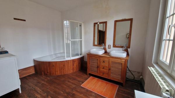 Maison Buchelay de 5 pièces avec dépendance aménagée sur 446m² de terrain