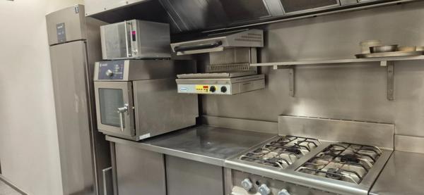 Rouen rive droite, joli Restaurant équipé et fonctionnel – Localisation Vieux marché