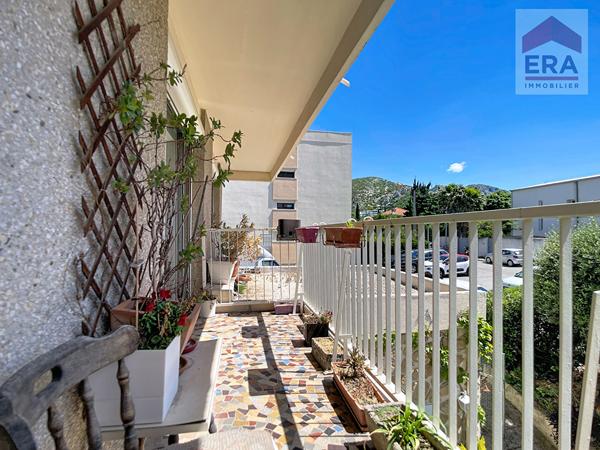MARSEILLE 9EME - APPARTEMENT T4/5 - CALME ET LUMINEUX A RENOVER - QUARTIER CABOT