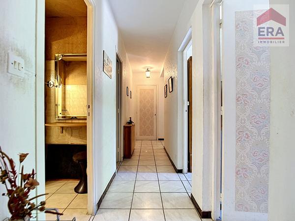 MARSEILLE 9EME - APPARTEMENT T4/5 - CALME ET LUMINEUX A RENOVER - QUARTIER CABOT