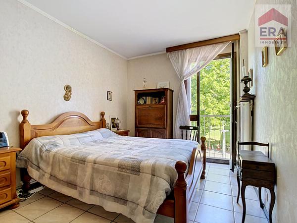 MARSEILLE 9EME - APPARTEMENT T4/5 - CALME ET LUMINEUX A RENOVER - QUARTIER CABOT