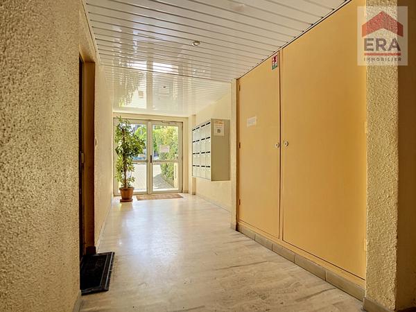 MARSEILLE 9EME - APPARTEMENT T4/5 - CALME ET LUMINEUX A RENOVER - QUARTIER CABOT