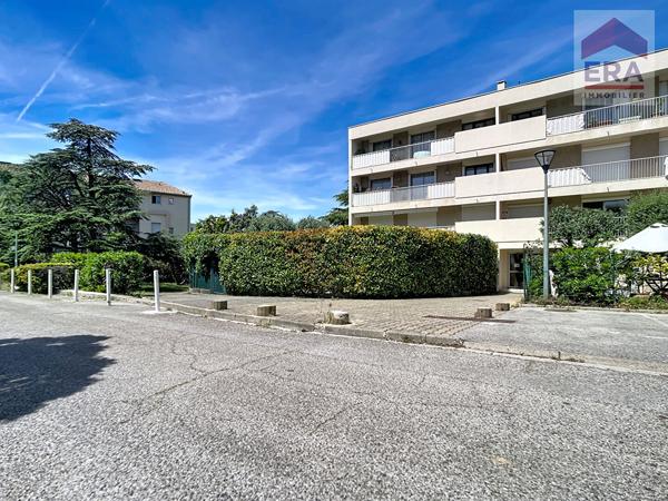 MARSEILLE 9EME - APPARTEMENT T4/5 - CALME ET LUMINEUX A RENOVER - QUARTIER CABOT