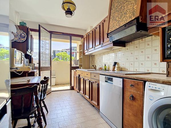 MARSEILLE 9EME - APPARTEMENT T4/5 - CALME ET LUMINEUX A RENOVER - QUARTIER CABOT