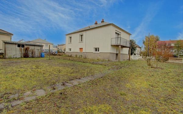 Maison à vendre    3 pièces •  Saran