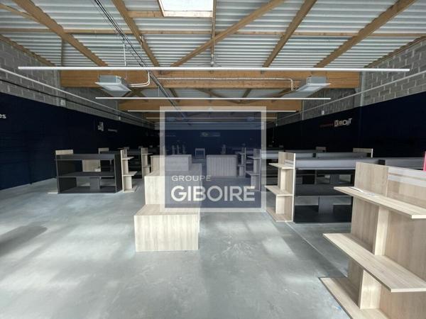 Local commercial - A LOUER (réf : 49.017406)