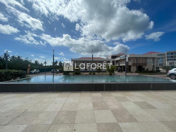 Location local commercial Le Moule - 2 pièce(s) - 61 m² - 1 560 €/mois
