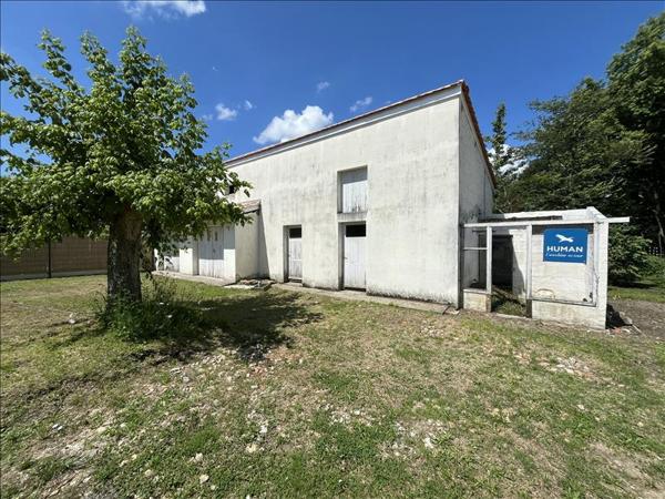 Immeuble à vendre |  Saint-Seurin-sur-l'Isle |  80 m²