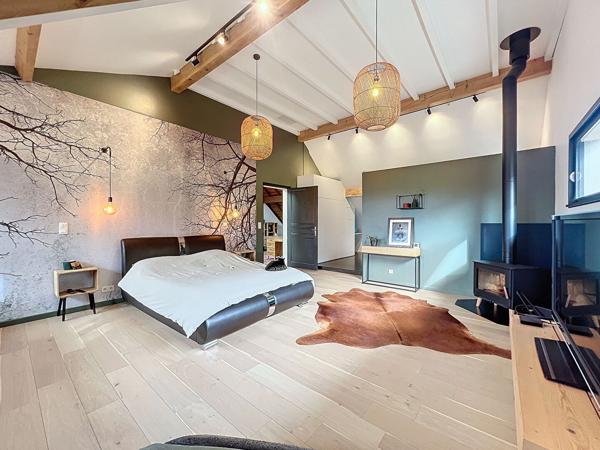A VENDRE -  ESTANTENS -GRANDE MAISON DE 230 M² + 2 APPARTEMENTS INDÉPENDANTS  - 1 HECTARE