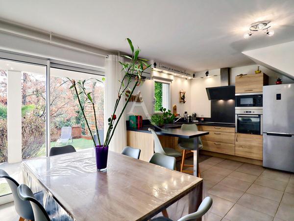 SUPERBE APPARTEMENT RECENT EN REZ-DE-JARDIN DE TYPE 4 SUR LA COMMUNE DE PIERREVERT