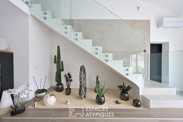 Maison contemporaine avec piscine à deux pas de la mer