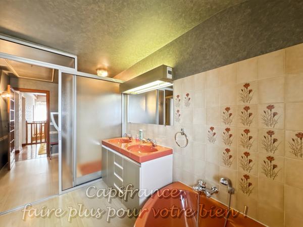 LA CLAYETTE 71 Maison 178 m², 6 pièces, 3 chambres, terrain 929 m²