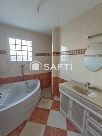 Proche écoles et commerces