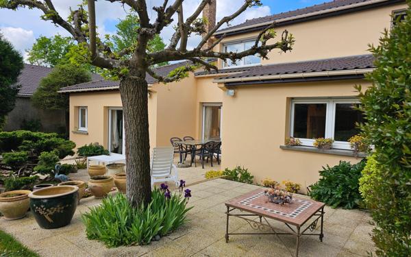 Maison à vendre    4 pièces • 198,96 m2 Courcouronnes