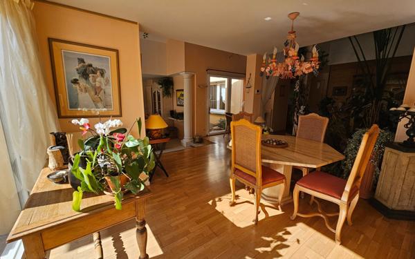 Maison à vendre    4 pièces • 198,96 m2 Courcouronnes