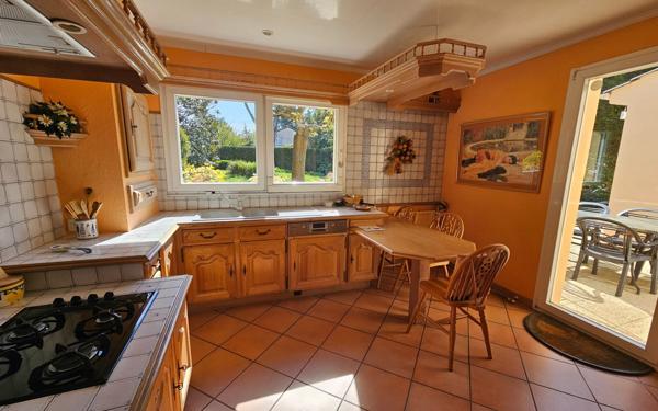 Maison à vendre    4 pièces • 198,96 m2 Courcouronnes