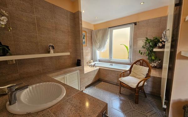 Maison à vendre    4 pièces • 198,96 m2 Courcouronnes