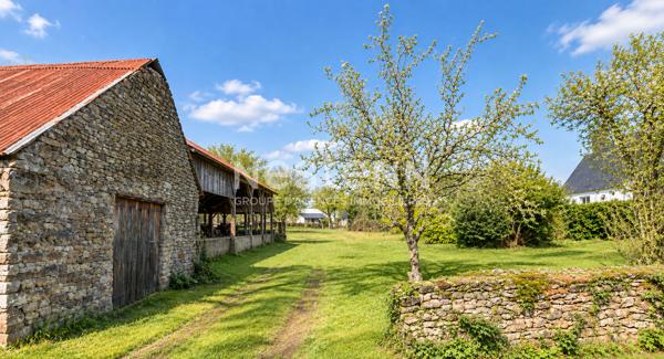 RARE - TERRAIN CONSTRUCTIBLE de 2403 m² AVEC PC ACCORDE