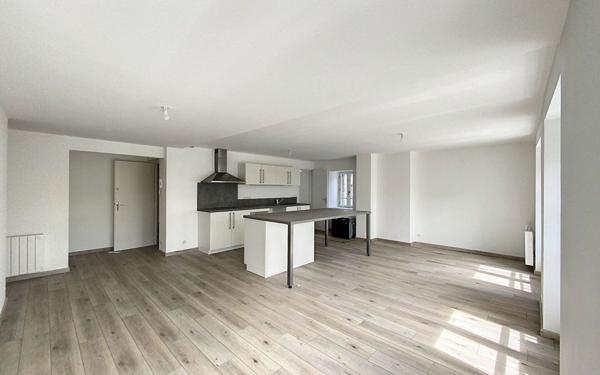 Appartement à louer    4 pièces • 98,73 m2 Saint-Flour