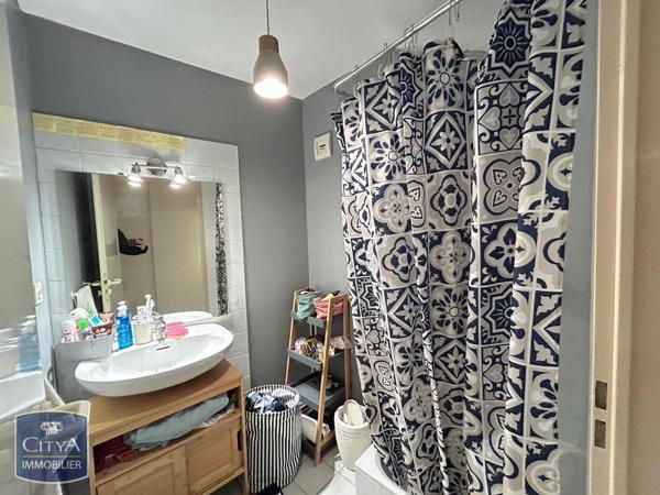Appartement à louer 2 pièces 42.66m² Tours (37000)