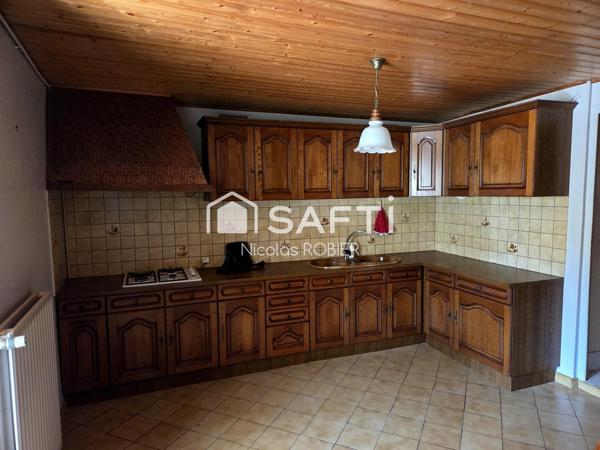 Maison en pierre, dépendances, quatre chambres, parcelle constructible !