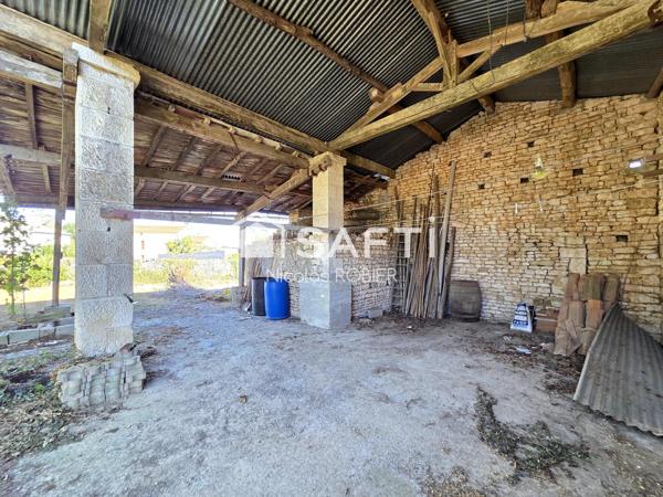 Maison en pierre, dépendances, quatre chambres, parcelle constructible !
