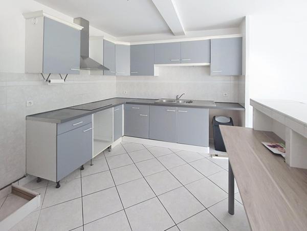 Appartement T3 avec jardin et deux stationnements – Mérignac