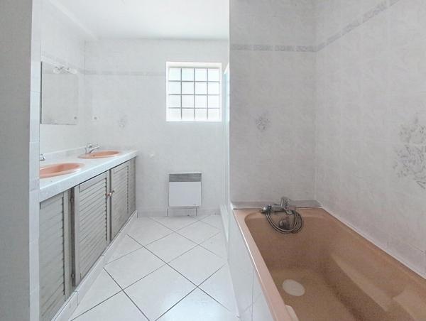 Appartement T3 avec jardin et deux stationnements – Mérignac