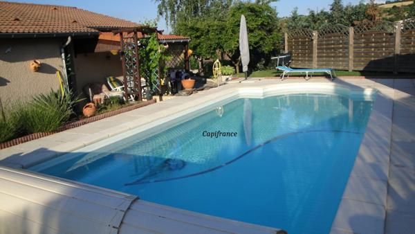 Maison familiale avec grand terrain, piscine – Saint-Martin-la-Plaine