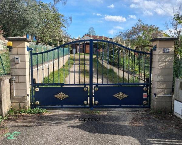 Maison familiale avec grand terrain, piscine – Saint-Martin-la-Plaine