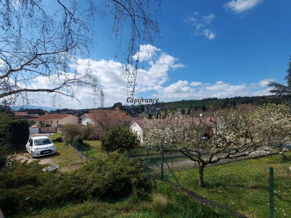 Maison familiale avec grand terrain, piscine – Saint-Martin-la-Plaine