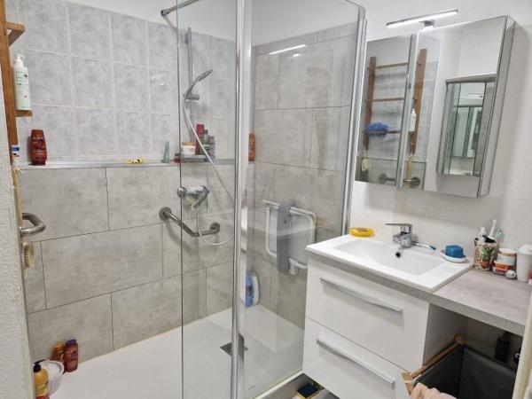 T3 Aubagne QUARTIERS LES DFENSIONS 63 m²