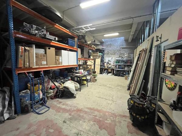 Location Local industriel 3 pièces à Perpignan