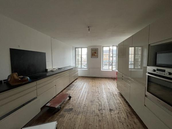 Immeuble à vendre |  Bourganeuf |  350 m²