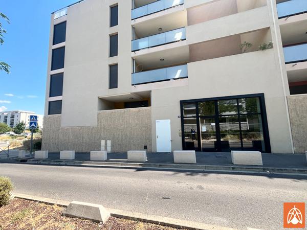 A vendre T3 récent avec terrasse et garage à AIX LA DURANNE Aix en provence