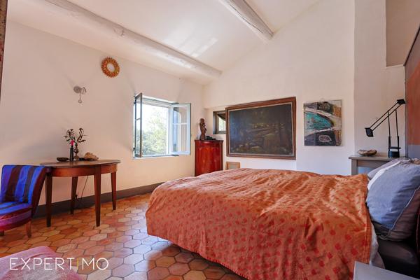 Sillans-la-Cascade (83690) Charmante villa provençale de style traditionnel avec terrain et vue panoramique à Sillans-la-Cascade