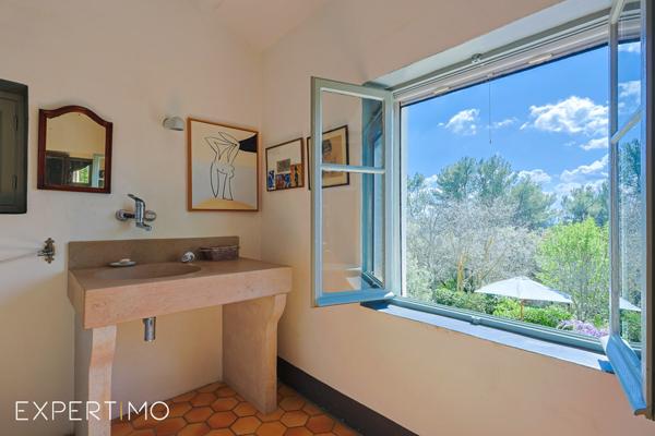 Sillans-la-Cascade (83690) Charmante villa provençale de style traditionnel avec terrain et vue panoramique à Sillans-la-Cascade