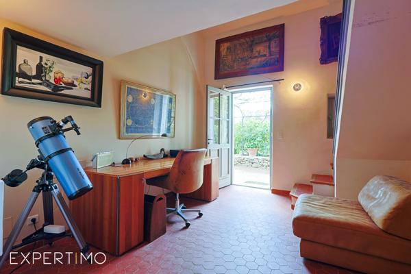 Sillans-la-Cascade (83690) Charmante villa provençale de style traditionnel avec terrain et vue panoramique à Sillans-la-Cascade