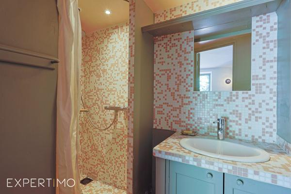 Sillans-la-Cascade (83690) Charmante villa provençale de style traditionnel avec terrain et vue panoramique à Sillans-la-Cascade