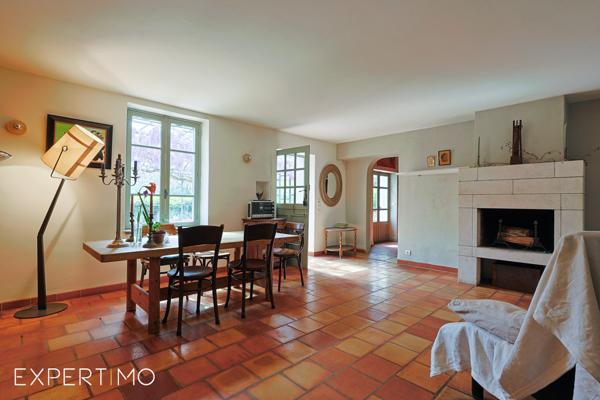 Sillans-la-Cascade (83690) Charmante villa provençale de style traditionnel avec terrain et vue panoramique à Sillans-la-Cascade