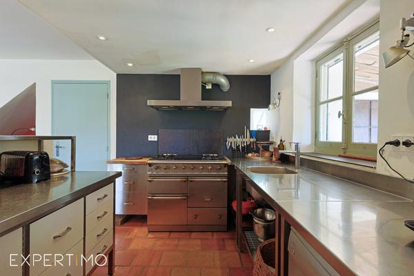 Sillans-la-Cascade (83690) Charmante villa provençale de style traditionnel avec terrain et vue panoramique à Sillans-la-Cascade