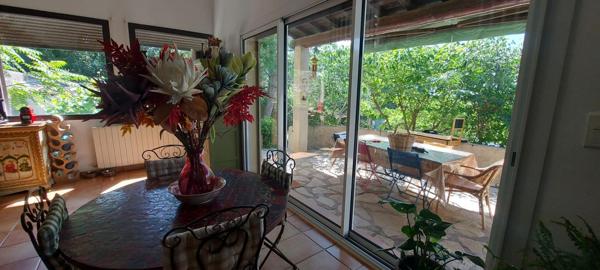30. GARD. NIMES. BELLE MAISON DE 119 M2 SUR TERRAIN ARBORE DE 1250 M2 AVEC PISCINE QUARTIER LA CIGALE
