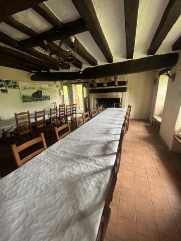 Gennes (49350) REF 88686 PROCHE SAUMUR , Magnifique domaine de chasse de 130 hectares , avec gîte , salle de réception rela